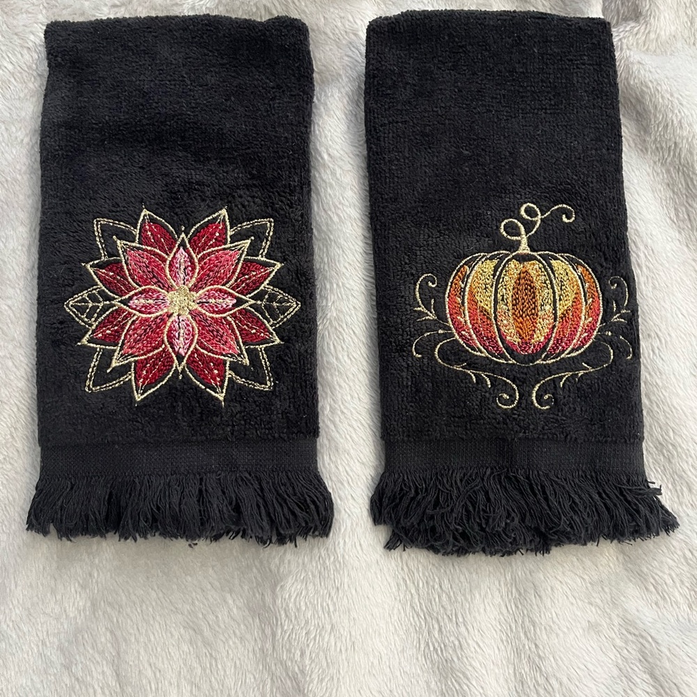 Handcrafted embroidered 100% cotton finger towels set